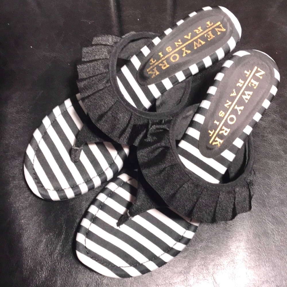 New York Transit Ruffled Black and White Sandals